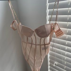 Fashion Nova- Chain to You Bodysuit